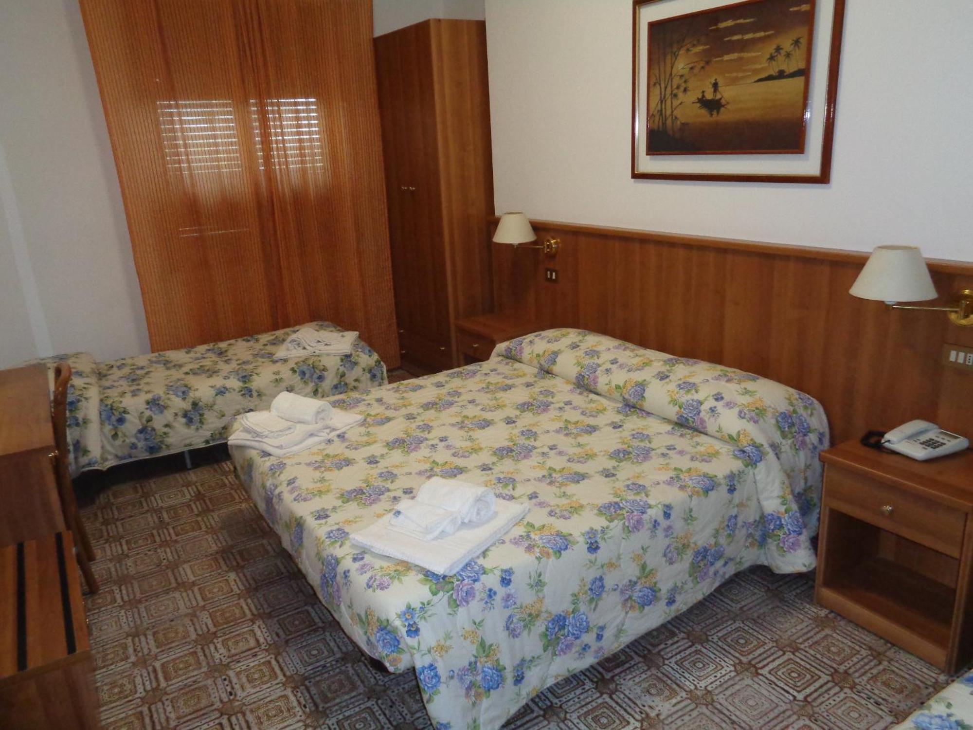 Hotel Rosati คิอูซี ภายนอก รูปภาพ