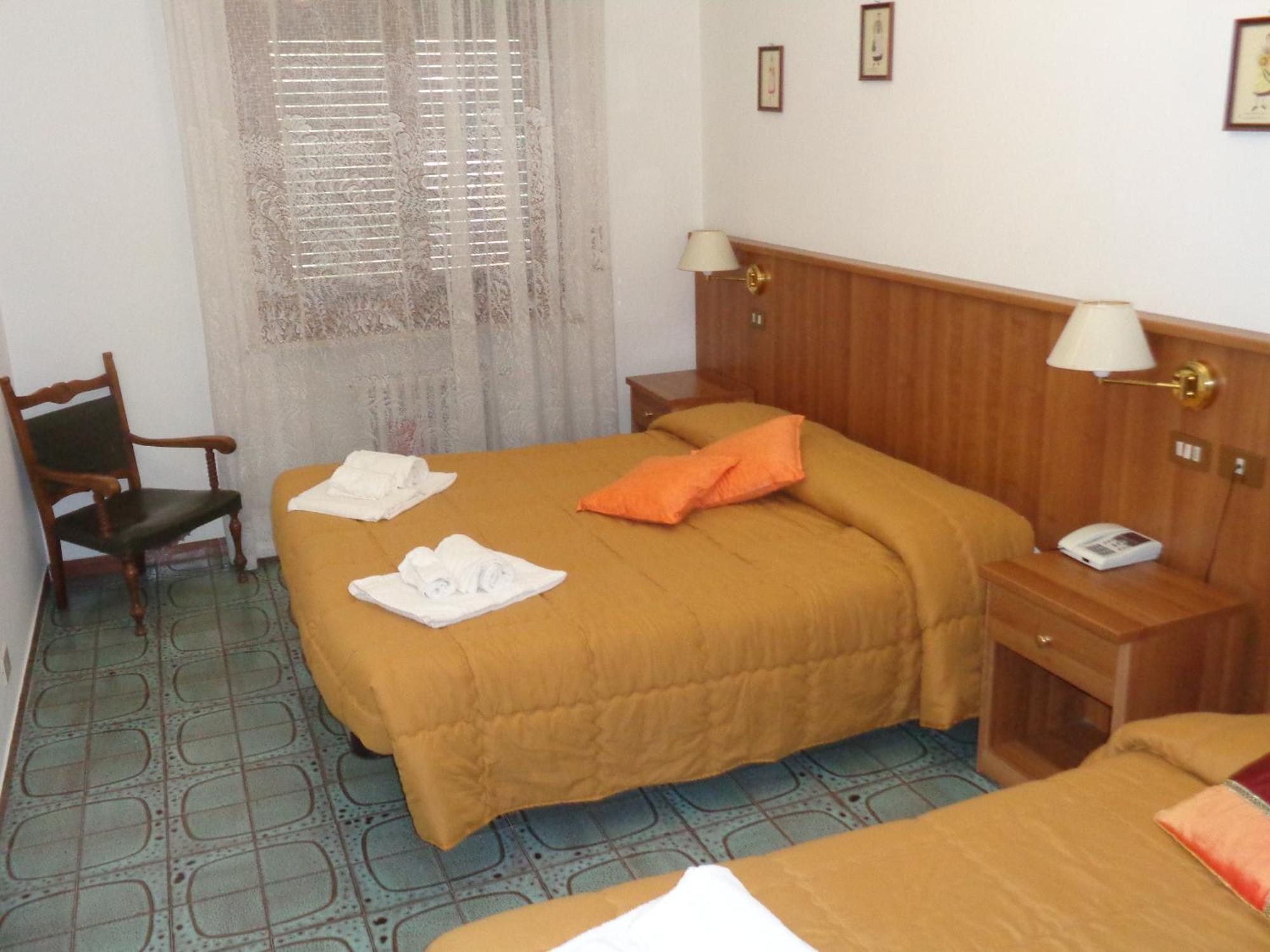 Hotel Rosati คิอูซี ภายนอก รูปภาพ